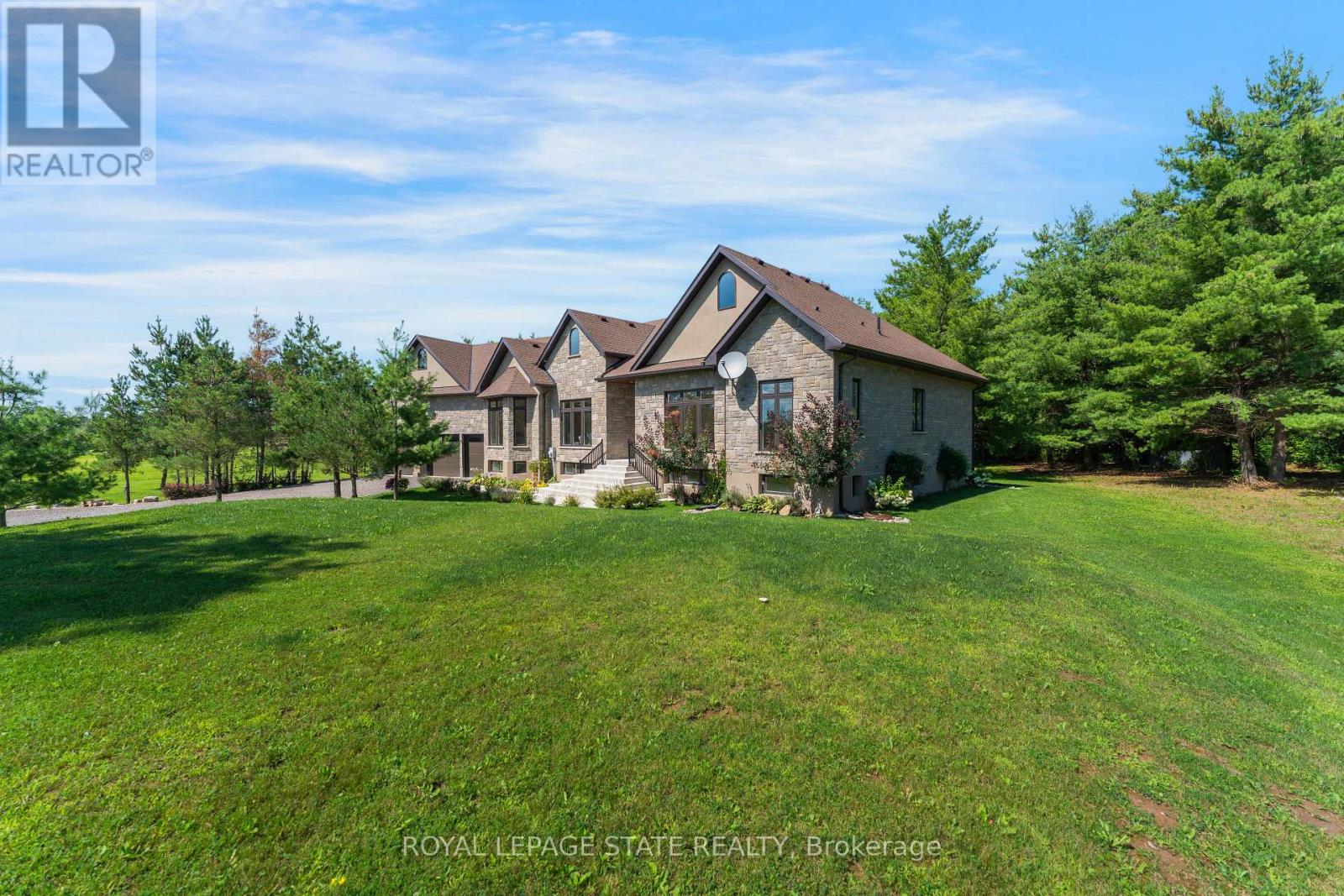 986 Highway 8, Hamilton, Ontario  L9H 5E1 - Photo 3 - X13636798
