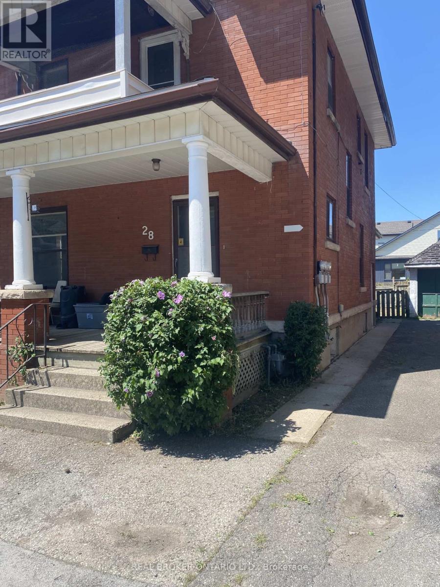 28 Grove Street, Welland, Ontario  L3B 4B4 - Photo 2 - X13541174