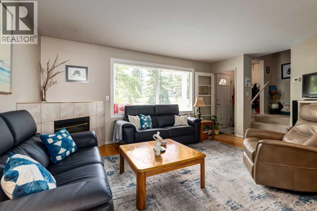 383 Killarney Glen Court SW, Calgary, Alberta  T3E 7H4 - Photo 9 - A2326485