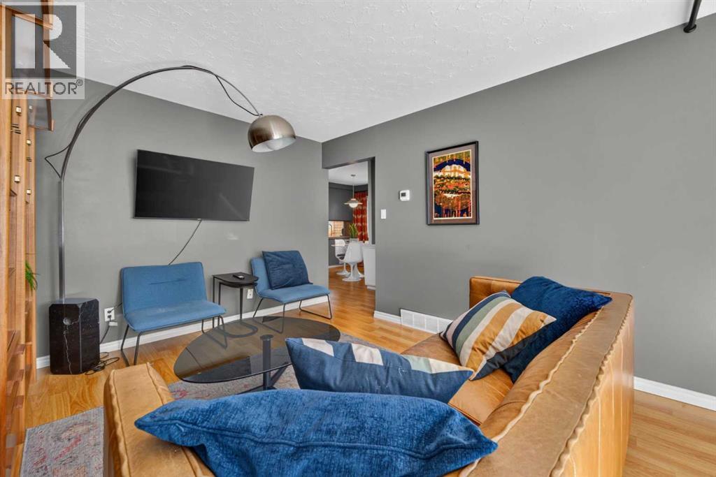 14 Rosetree Crescent NW, Calgary, Alberta  T2K 1M9 - Photo 10 - A2332942