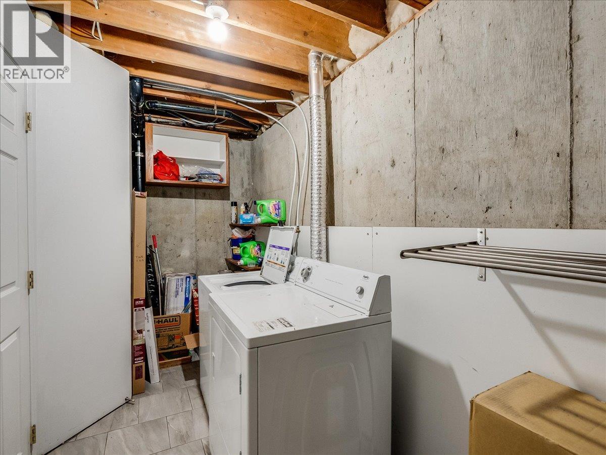 2421 12th Avenue, Castlegar, British Columbia  V1N 4A9 - Photo 40 - 10380279