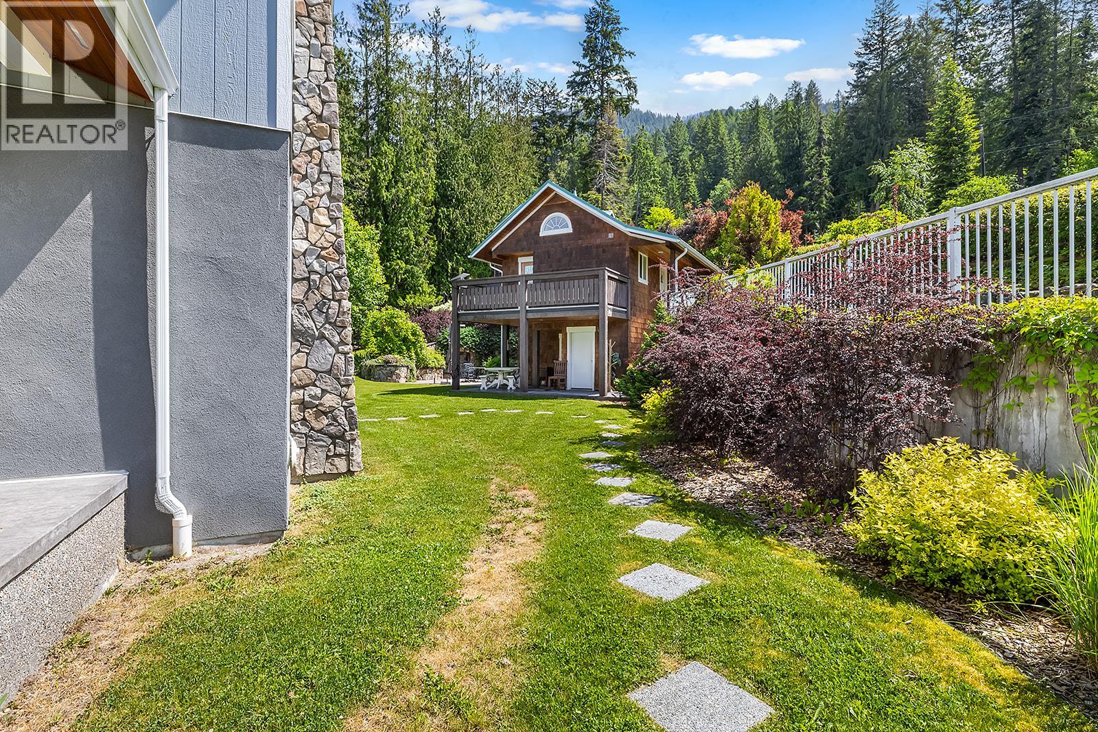 12035 3a Highway, Boswell, British Columbia  V0B 1A3 - Photo 11 - 10385987