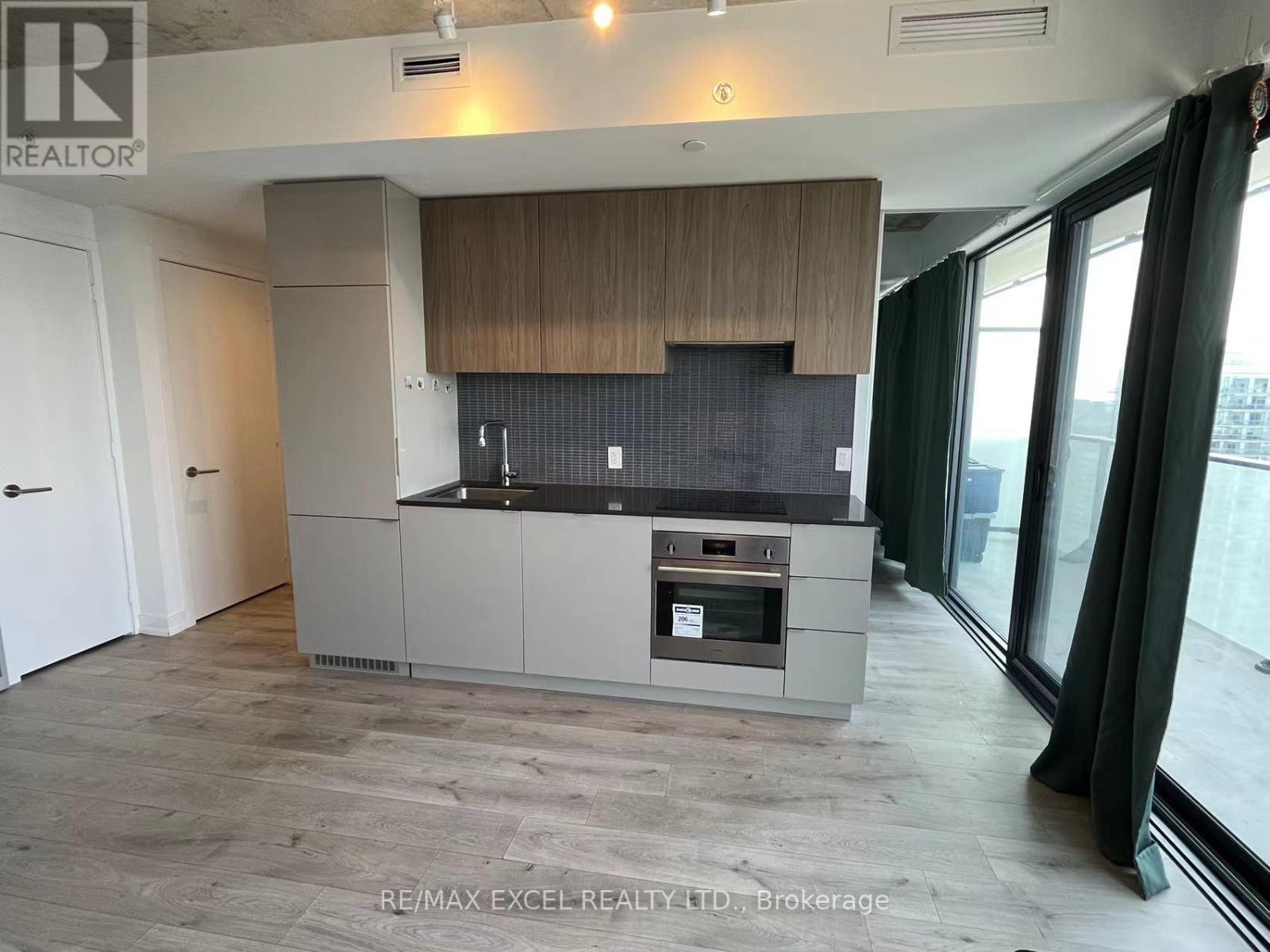 3702 - 161 Roehampton Avenue, Toronto, Ontario  M4P 0C8 - Photo 11 - C13636916