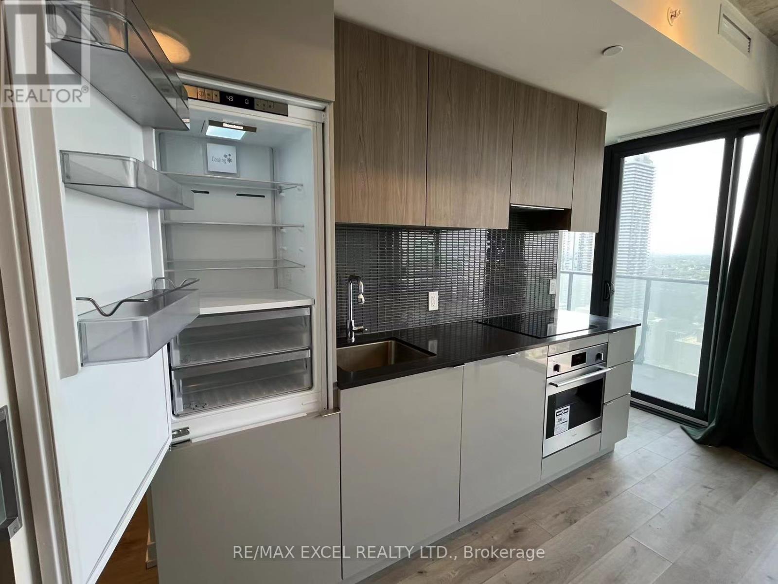 3702 - 161 Roehampton Avenue, Toronto, Ontario  M4P 0C8 - Photo 12 - C13636916