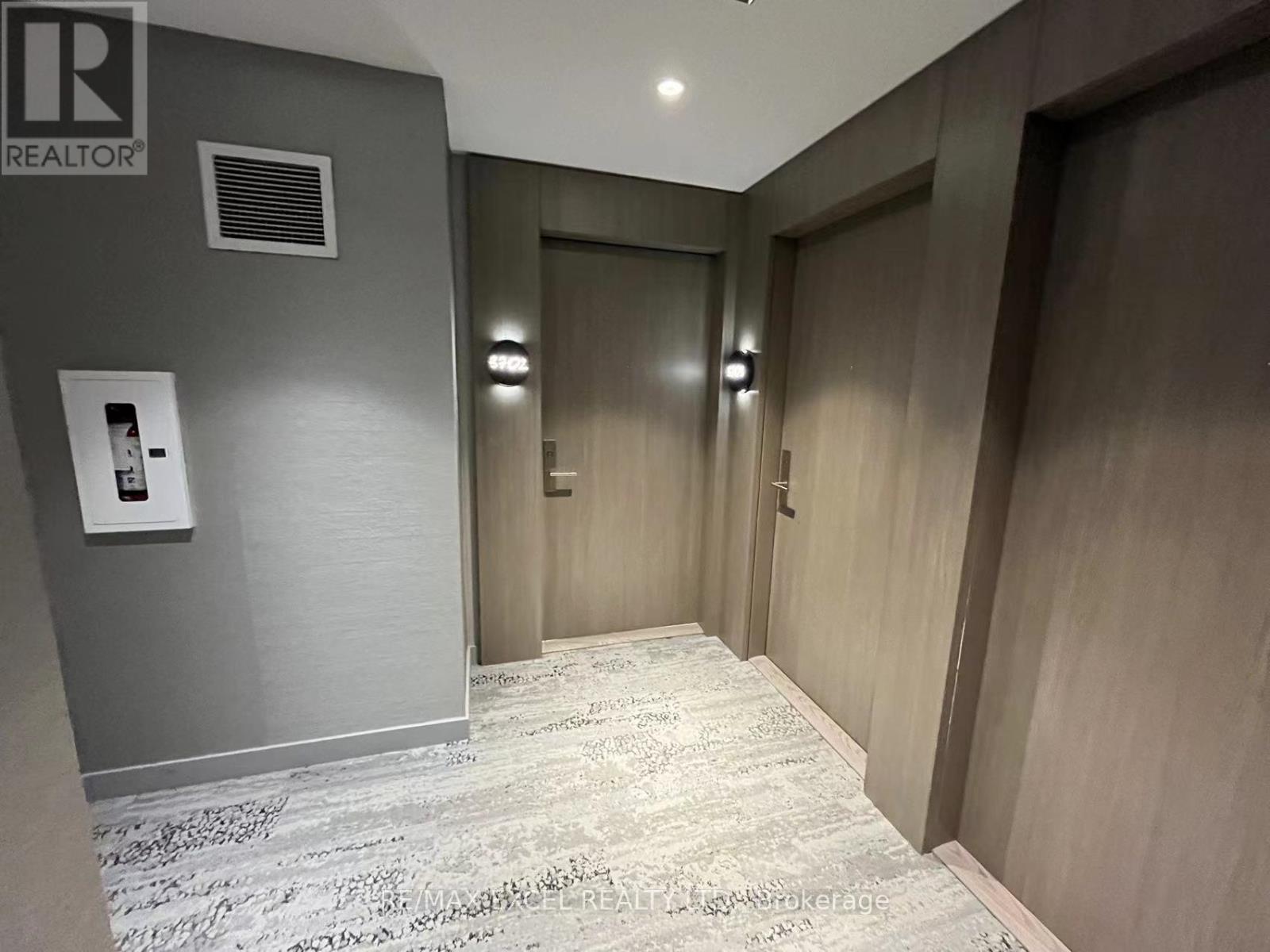 3702 - 161 Roehampton Avenue, Toronto, Ontario  M4P 0C8 - Photo 25 - C13636916