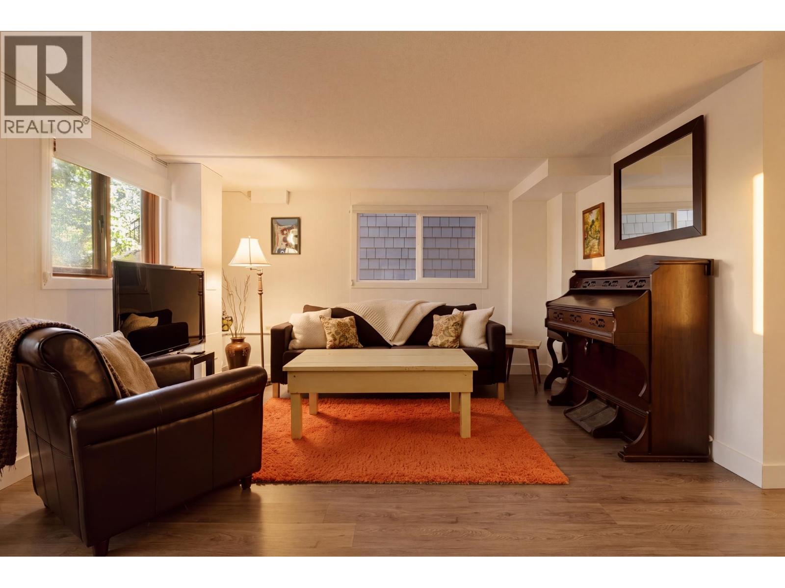 1955 E 8th Avenue, Vancouver, British Columbia  V5N 1T9 - Photo 29 - R3152429