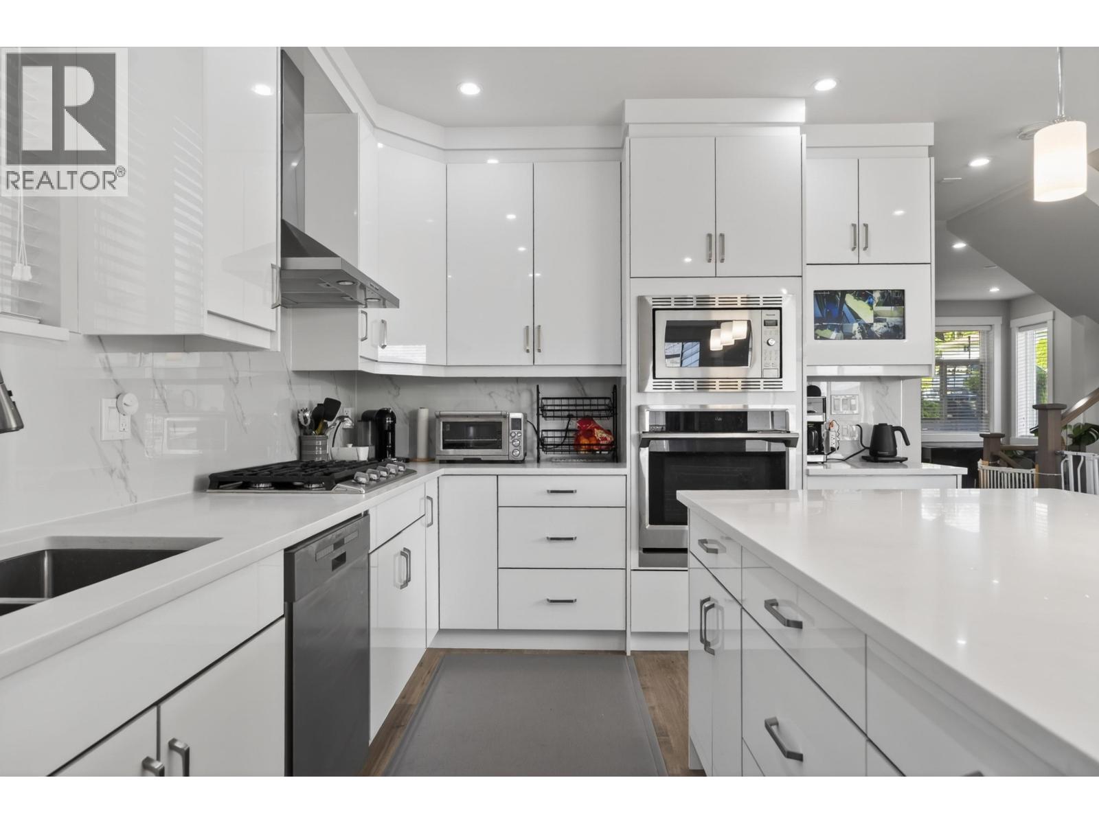 1909 Pitt River Road, Port Coquitlam, British Columbia  V3C 1R2 - Photo 11 - R3152437