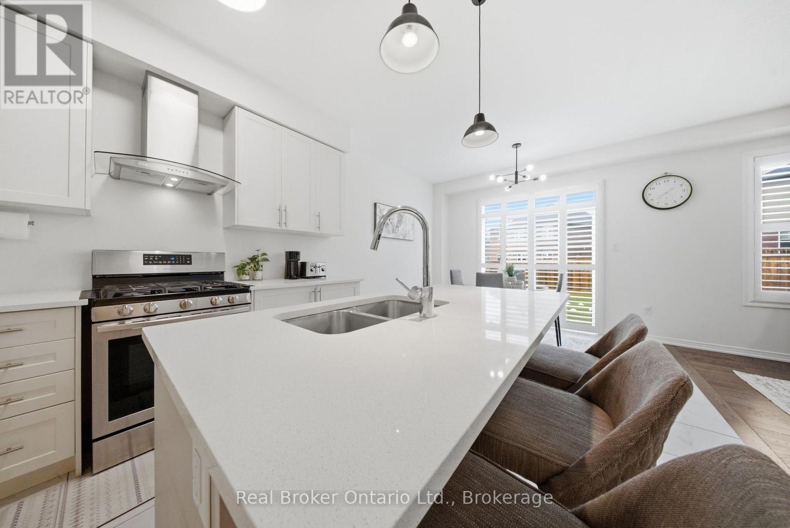 109 Longboat Run, Brantford, Ontario  N3T 0R8 - Photo 10 - X13636898