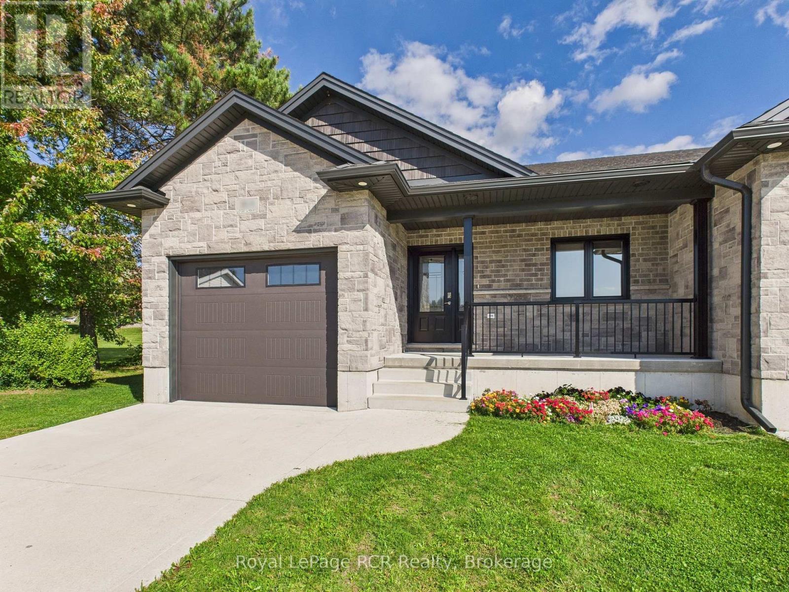 36 Jordan Crescent, North Huron, Ontario  N0G 1E0 - Photo 3 - X13636938