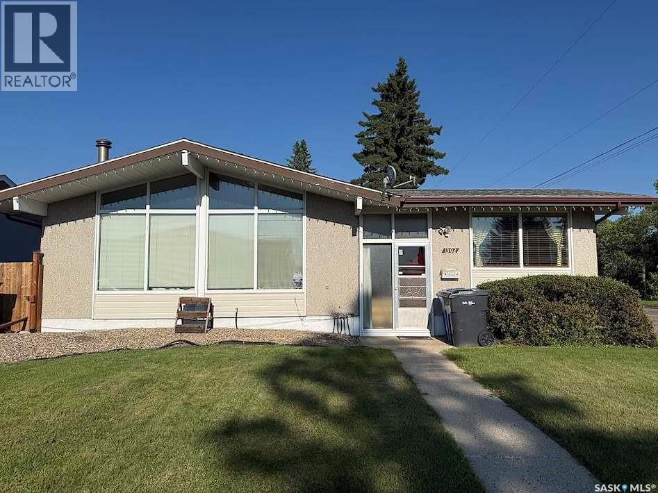 1302 112th Street, North Battleford, Saskatchewan  S9A 2L7 - Photo 1 - SK044487