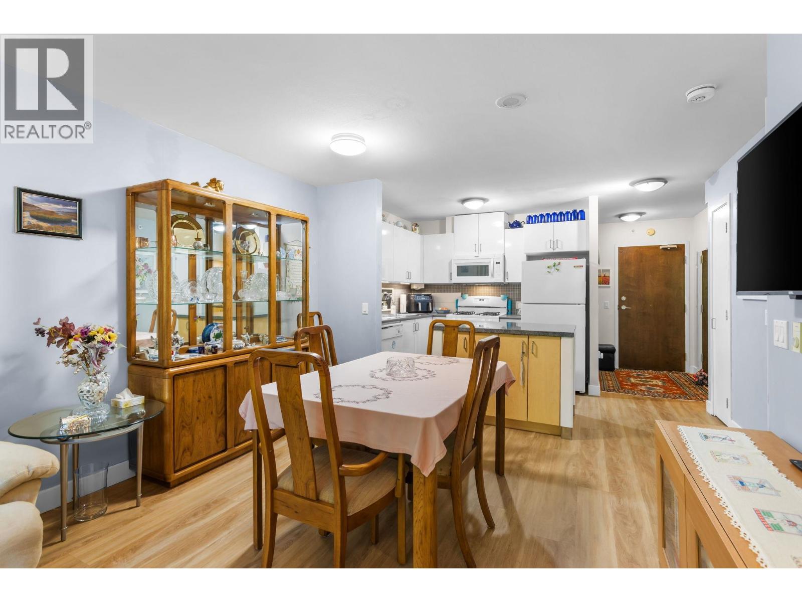 205 175 W 1st Street, North Vancouver, British Columbia  V7M 3N9 - Photo 8 - R3152326