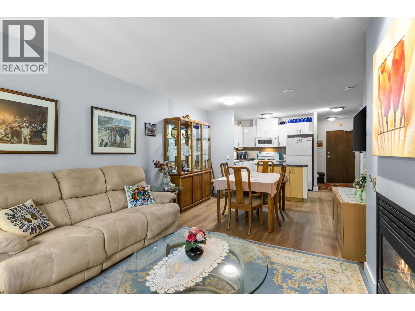 205 175 W 1st Street, North Vancouver, British Columbia  V7M 3N9 - Photo 5 - R3152326