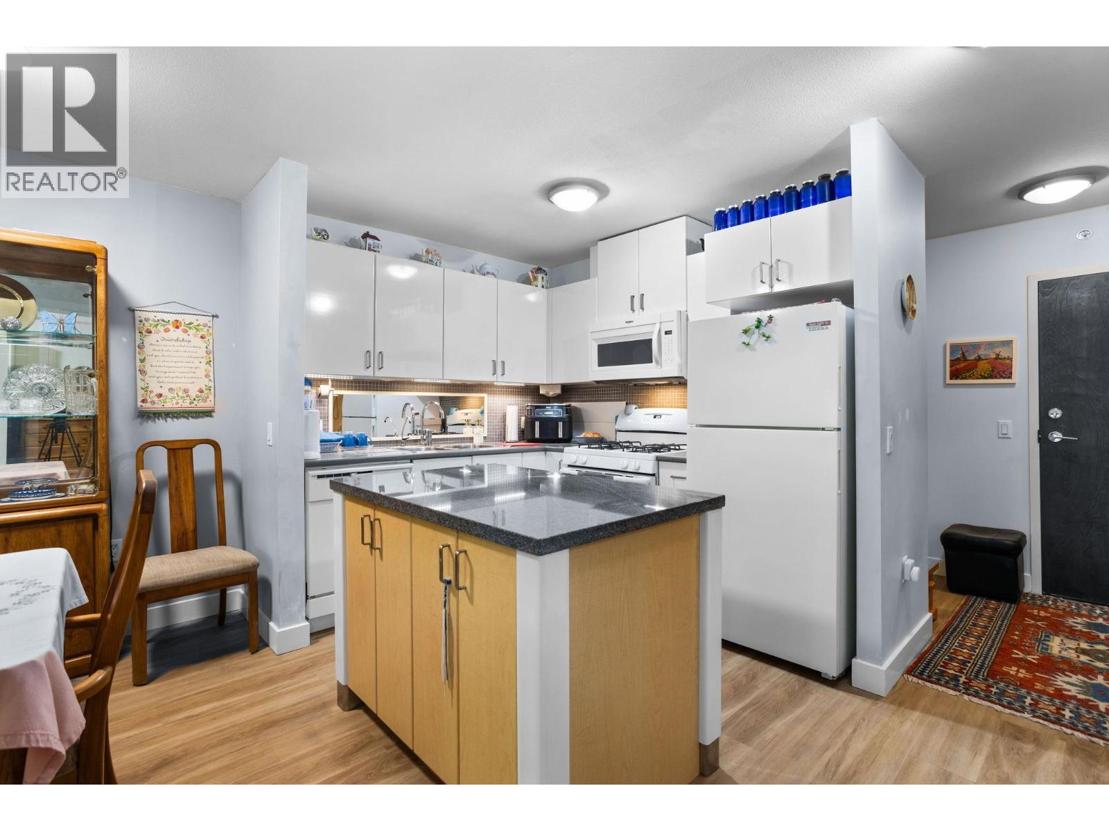 205 175 W 1st Street, North Vancouver, British Columbia  V7M 3N9 - Photo 11 - R3152326
