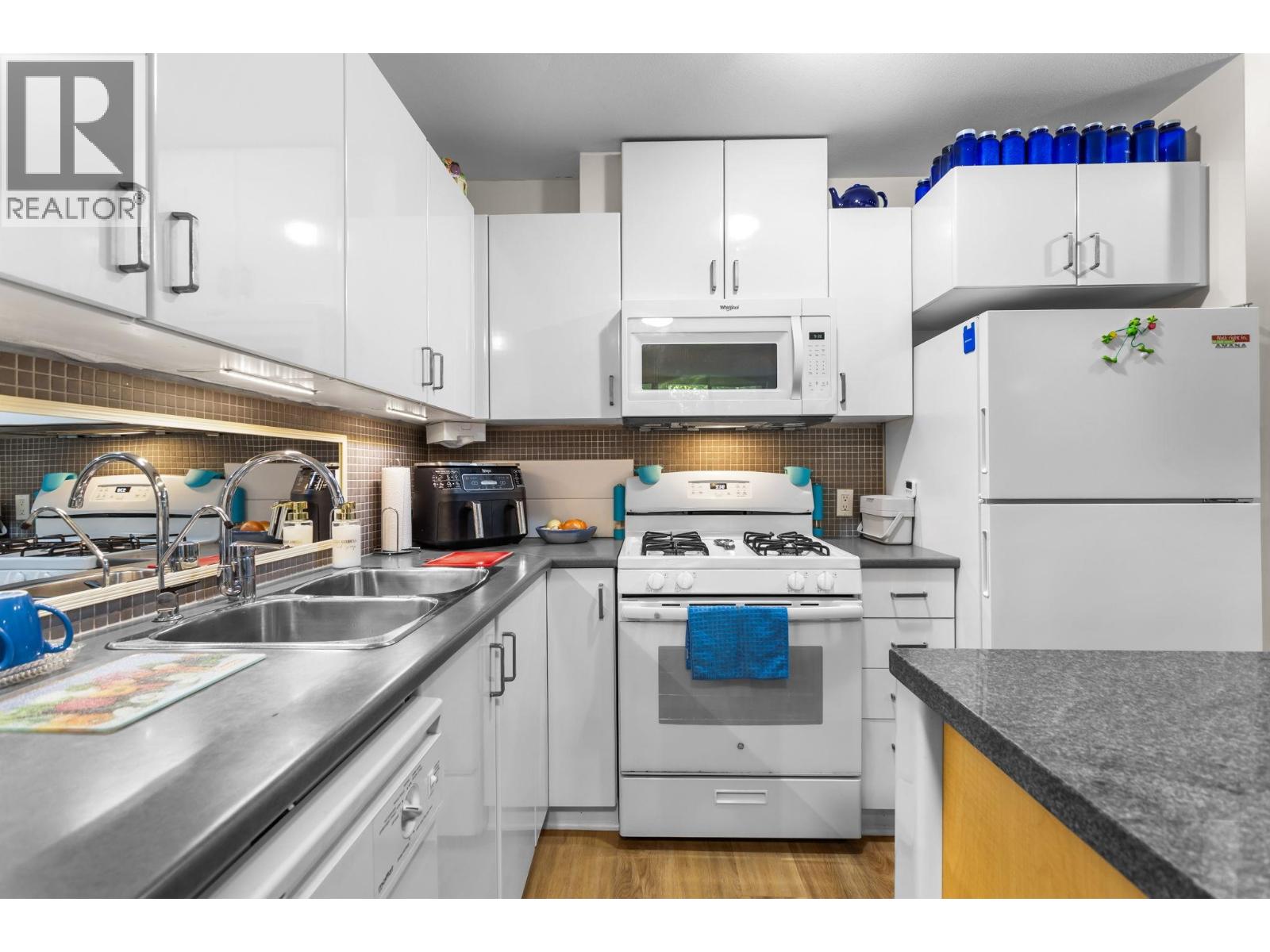 205 175 W 1st Street, North Vancouver, British Columbia  V7M 3N9 - Photo 12 - R3152326
