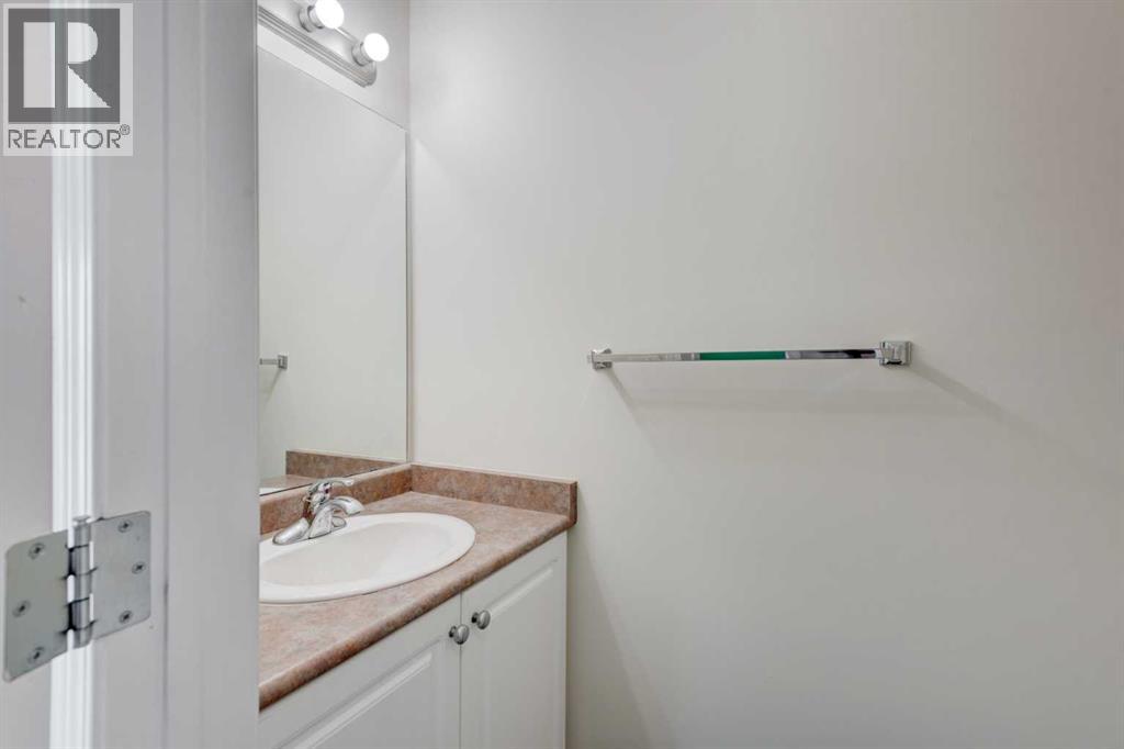 34 Eversyde Common SW, Calgary, Alberta  T2Y 4Z7 - Photo 11 - A2333689