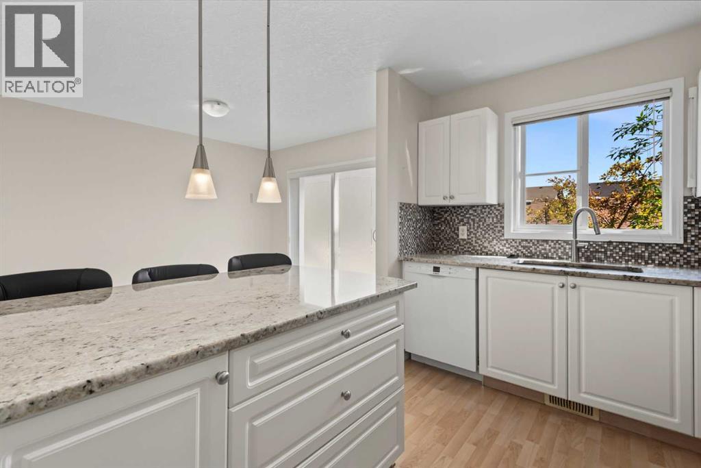 34 Eversyde Common SW, Calgary, Alberta  T2Y 4Z7 - Photo 5 - A2333689