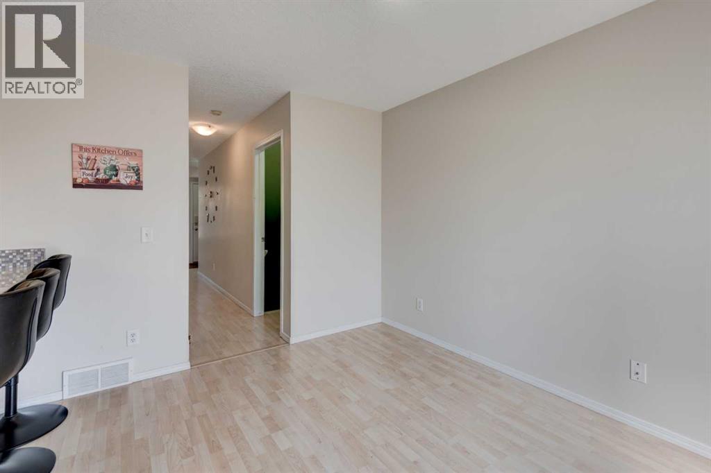 34 Eversyde Common SW, Calgary, Alberta  T2Y 4Z7 - Photo 6 - A2333689