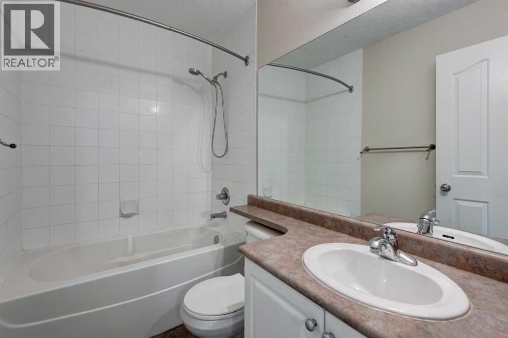 34 Eversyde Common SW, Calgary, Alberta  T2Y 4Z7 - Photo 19 - A2333689