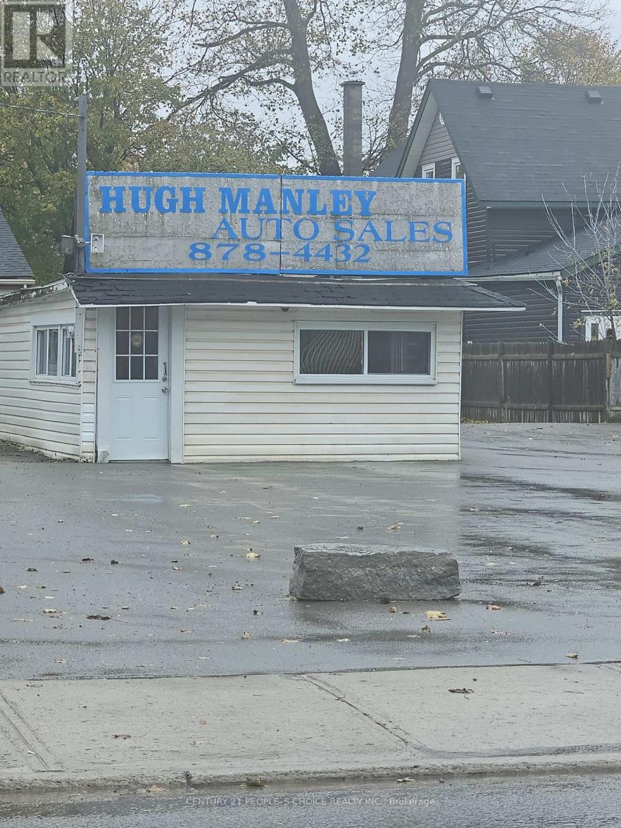 71 QUEEN ST & 70 KING STREET, Kawartha Lakes, Ontario