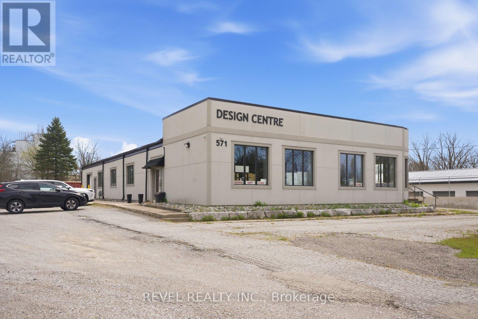 571 BANK STREET, Norfolk, Ontario