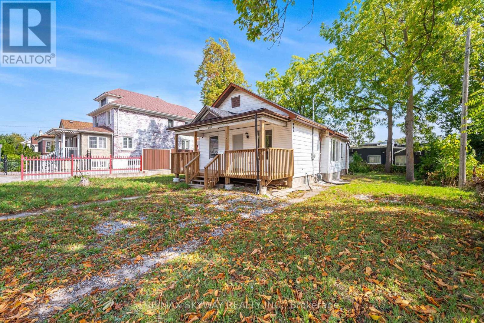 4754 First Avenue, Niagara Falls, Ontario  L2E 2C4 - Photo 2 - X13636960