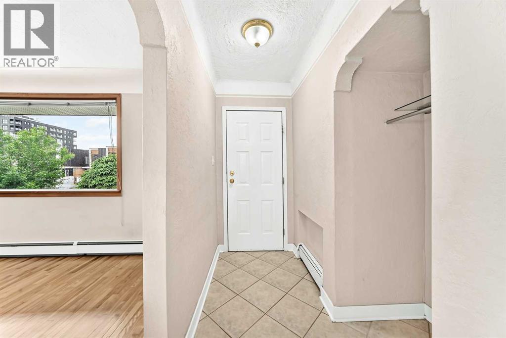 1712 28 Street SW, Calgary, Alberta  T3C 1L9 - Photo 2 - A2322532