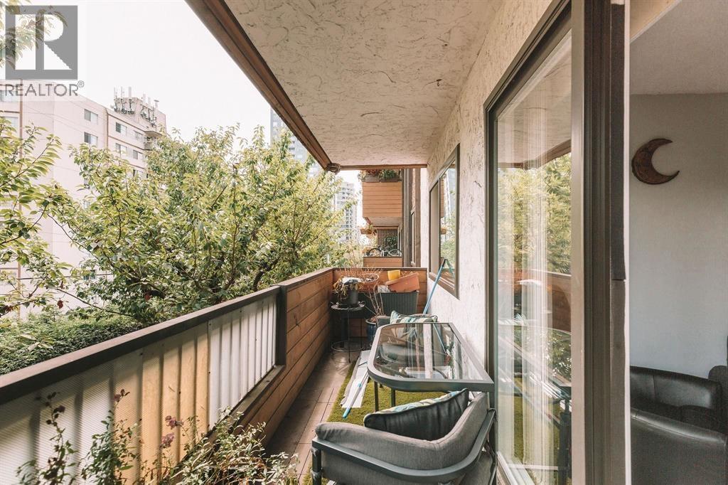 206 410 AGNES STREET, New Westminster, British Columbia