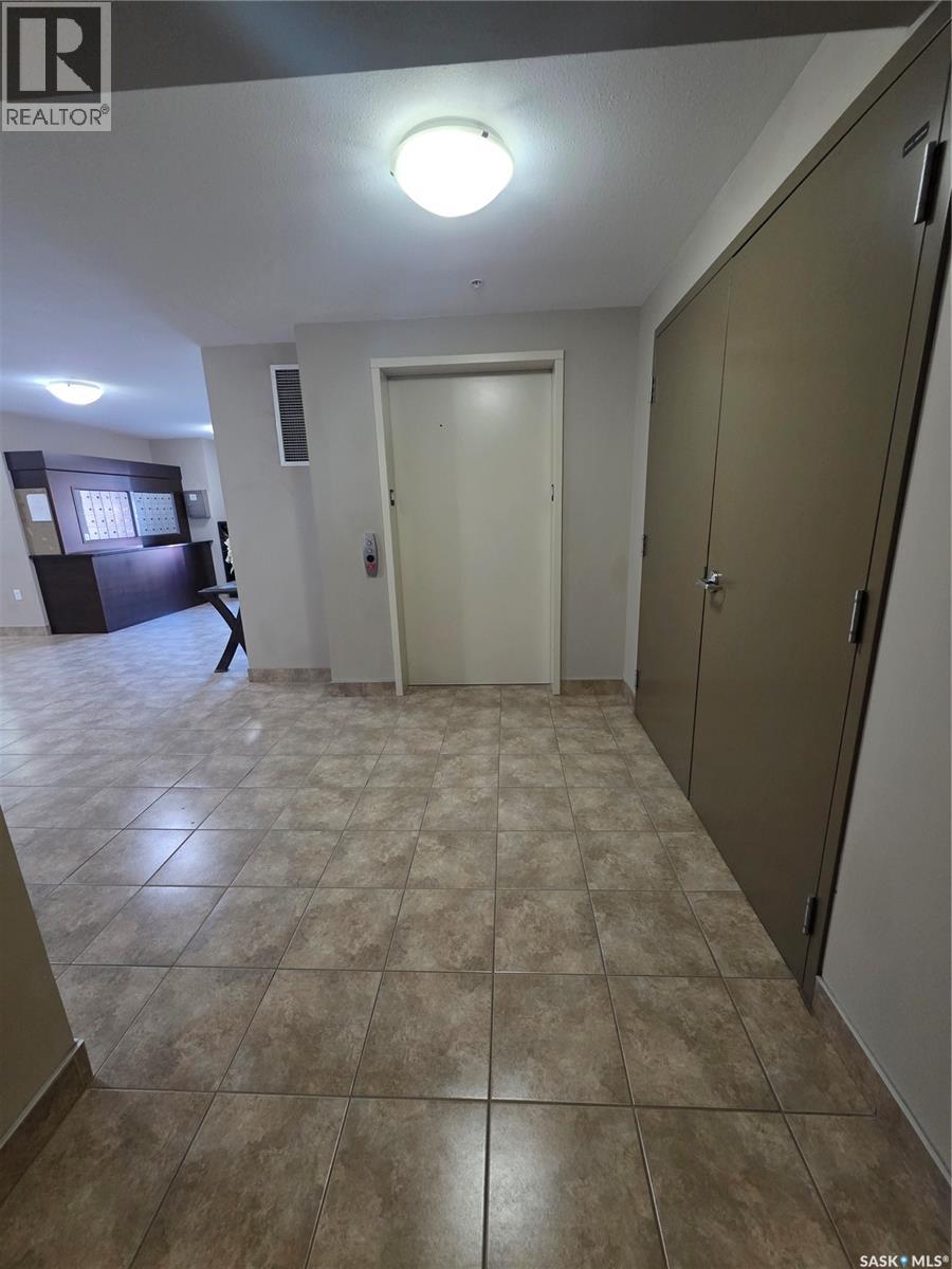 110 306 Petterson Drive, Estevan, Saskatchewan  S4A 2A8 - Photo 4 - SK044505