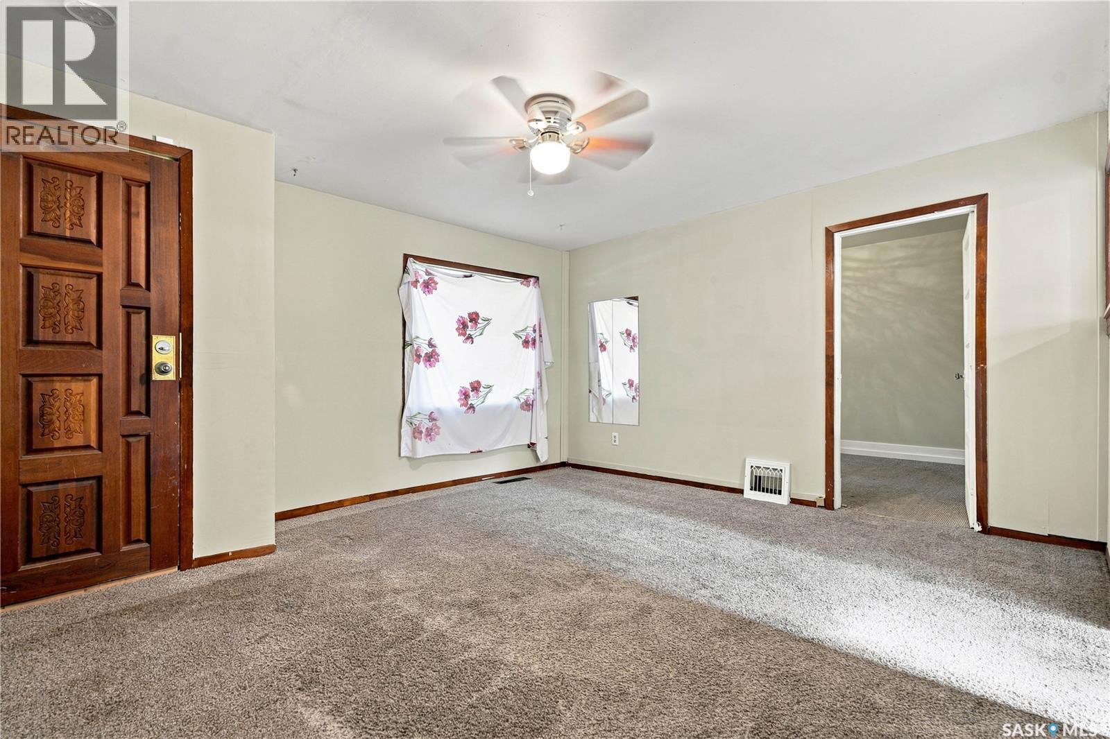 1015 J Avenue N, Saskatoon, Saskatchewan  S7L 2L3 - Photo 6 - SK044494