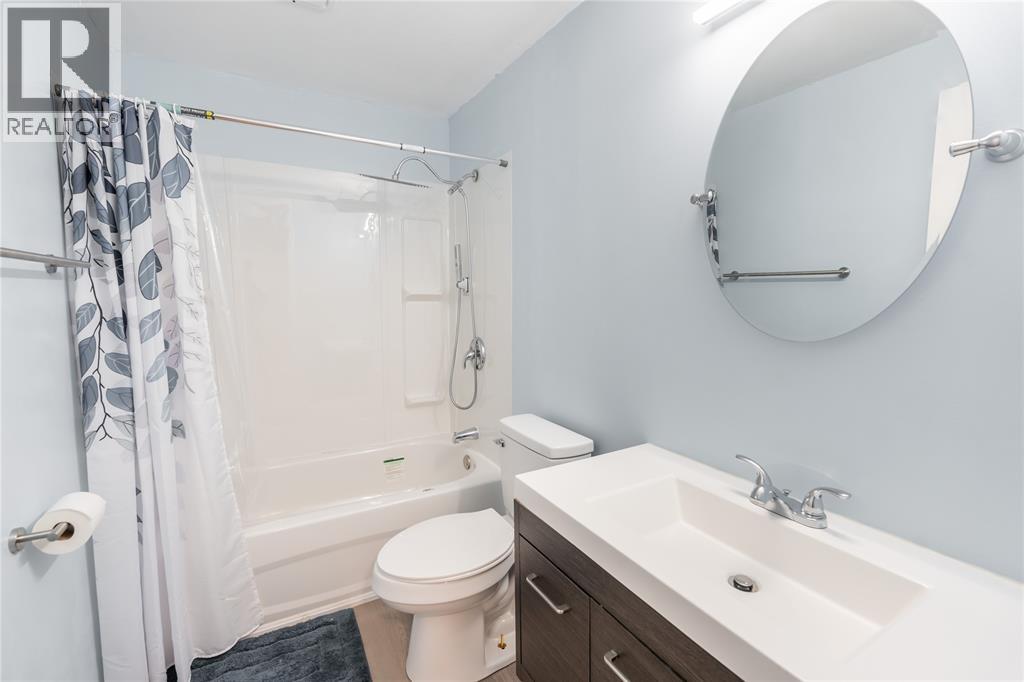 405 Cardiff Place, Sarnia, Ontario  N7S 4C7 - Photo 23 - 26018611