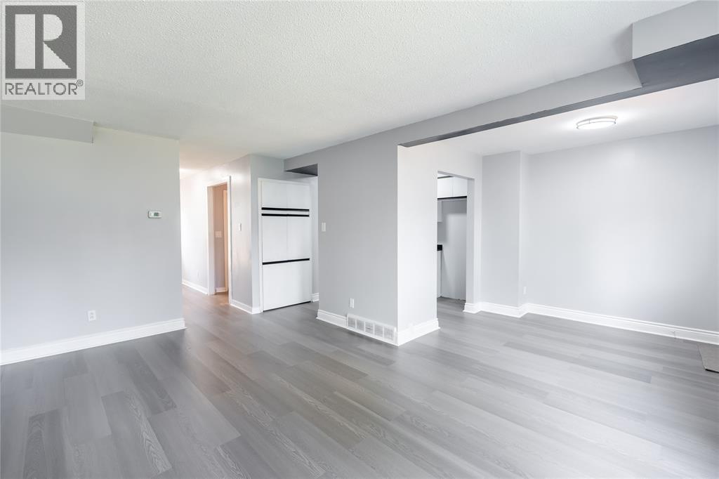 405 Cardiff Place, Sarnia, Ontario  N7S 4C7 - Photo 18 - 26018611