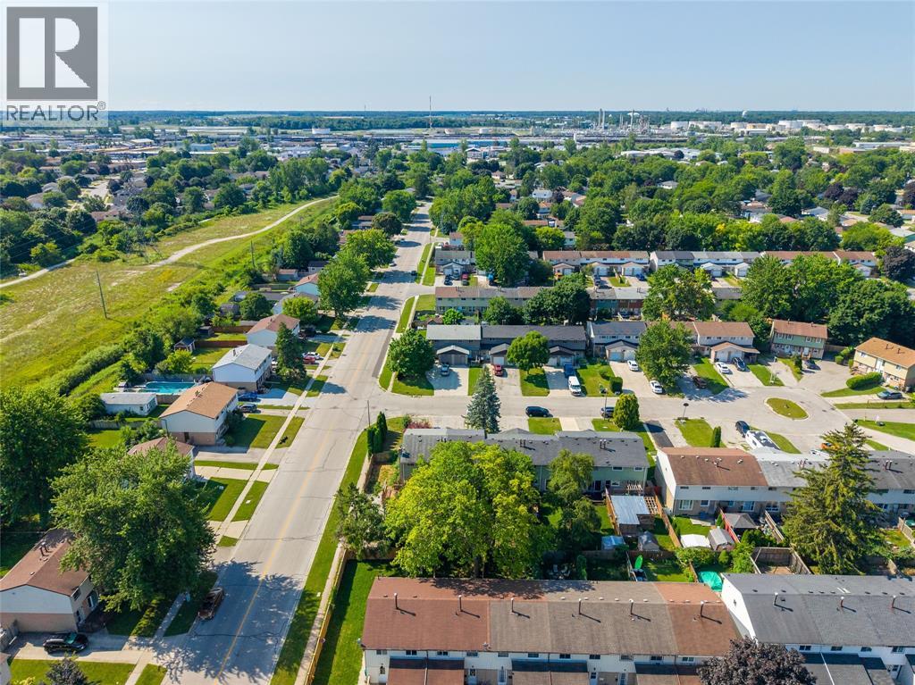 405 Cardiff Place, Sarnia, Ontario  N7S 4C7 - Photo 16 - 26018611