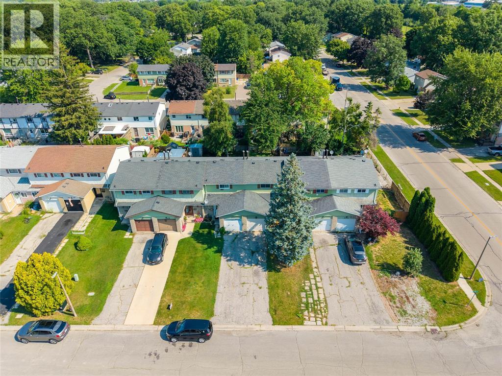 405 Cardiff Place, Sarnia, Ontario  N7S 4C7 - Photo 15 - 26018611