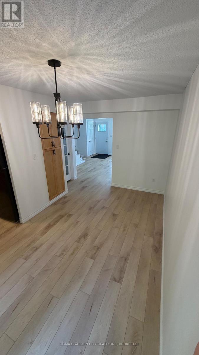 102 Tupper Drive, Thorold, Ontario  L2V 4C8 - Photo 7 - X13637108