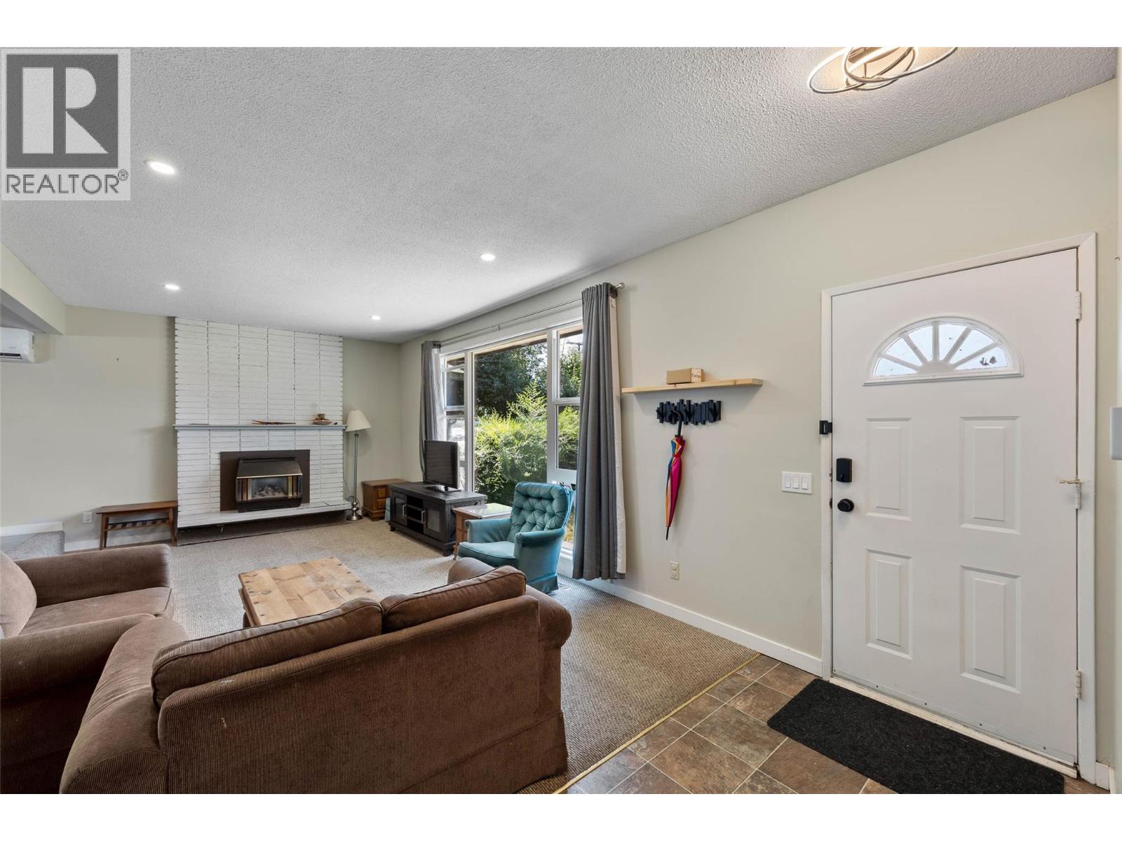 1160 Kemano Street, Kamloops, British Columbia  V2B 7M2 - Photo 4 - 10396765