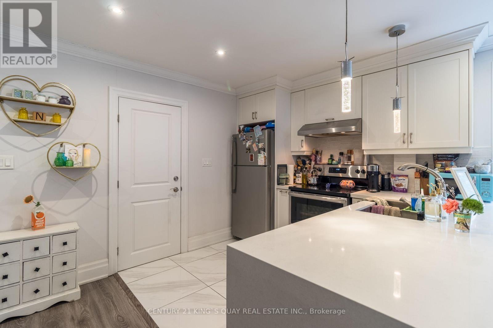 301 Cleveland Street, Toronto, Ontario M4S 2W7 - Photo 10 - C13637024