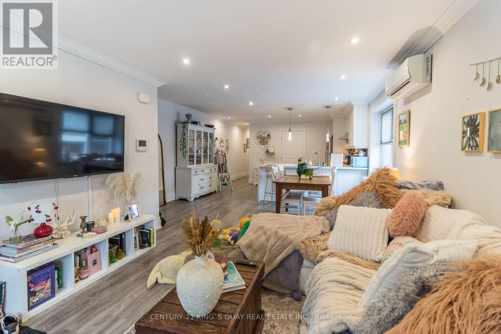 301 Cleveland Street, Toronto, Ontario M4S 2W7 - Photo 3 - C13637024