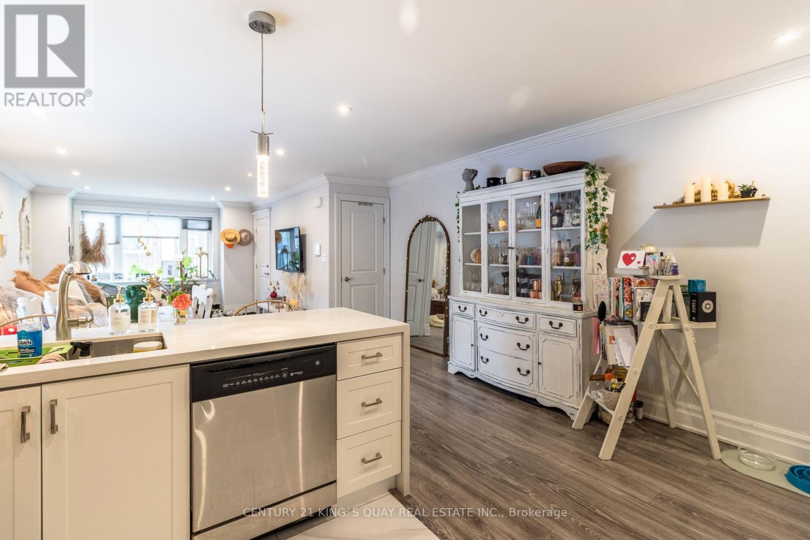 301 Cleveland Street, Toronto, Ontario  M4S 2W7 - Photo 6 - C13637110