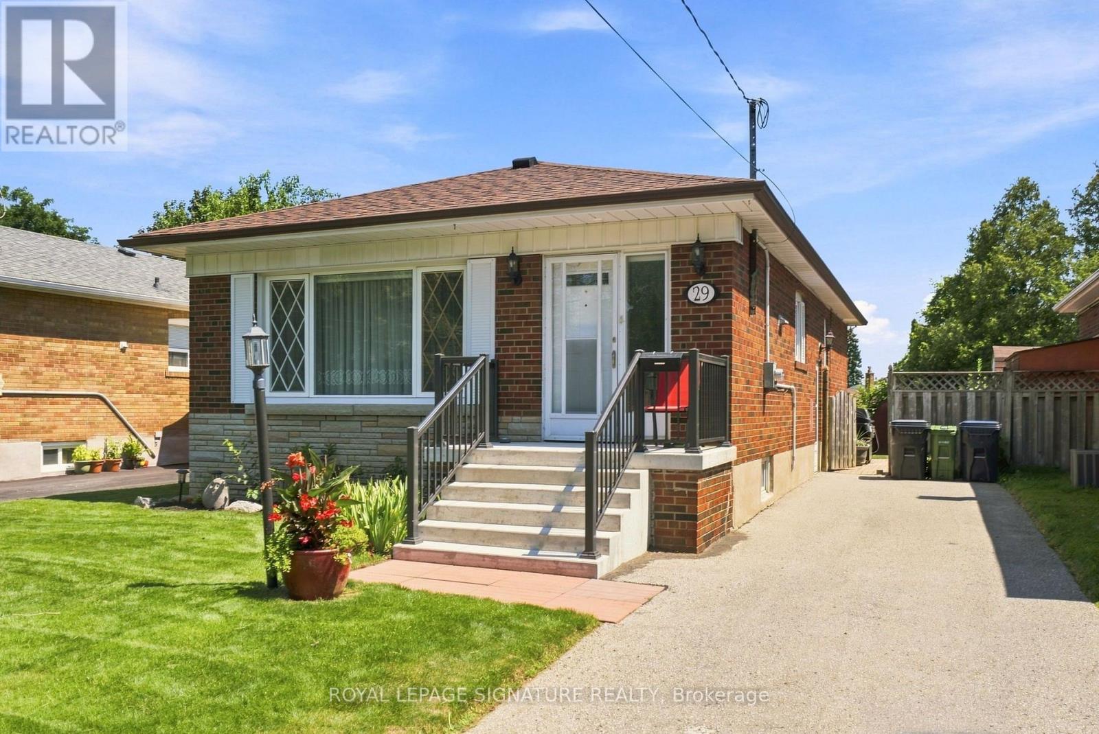 29 Chandler Drive, Toronto, Ontario  M1G 1Z1 - Photo 2 - E13637032