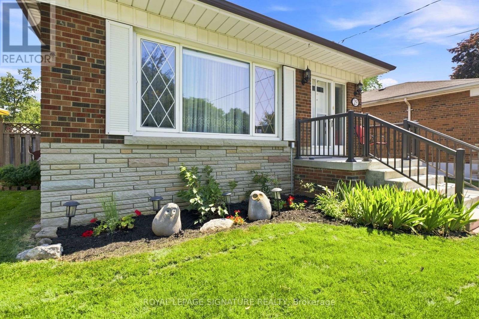 29 Chandler Drive, Toronto, Ontario  M1G 1Z1 - Photo 3 - E13637032
