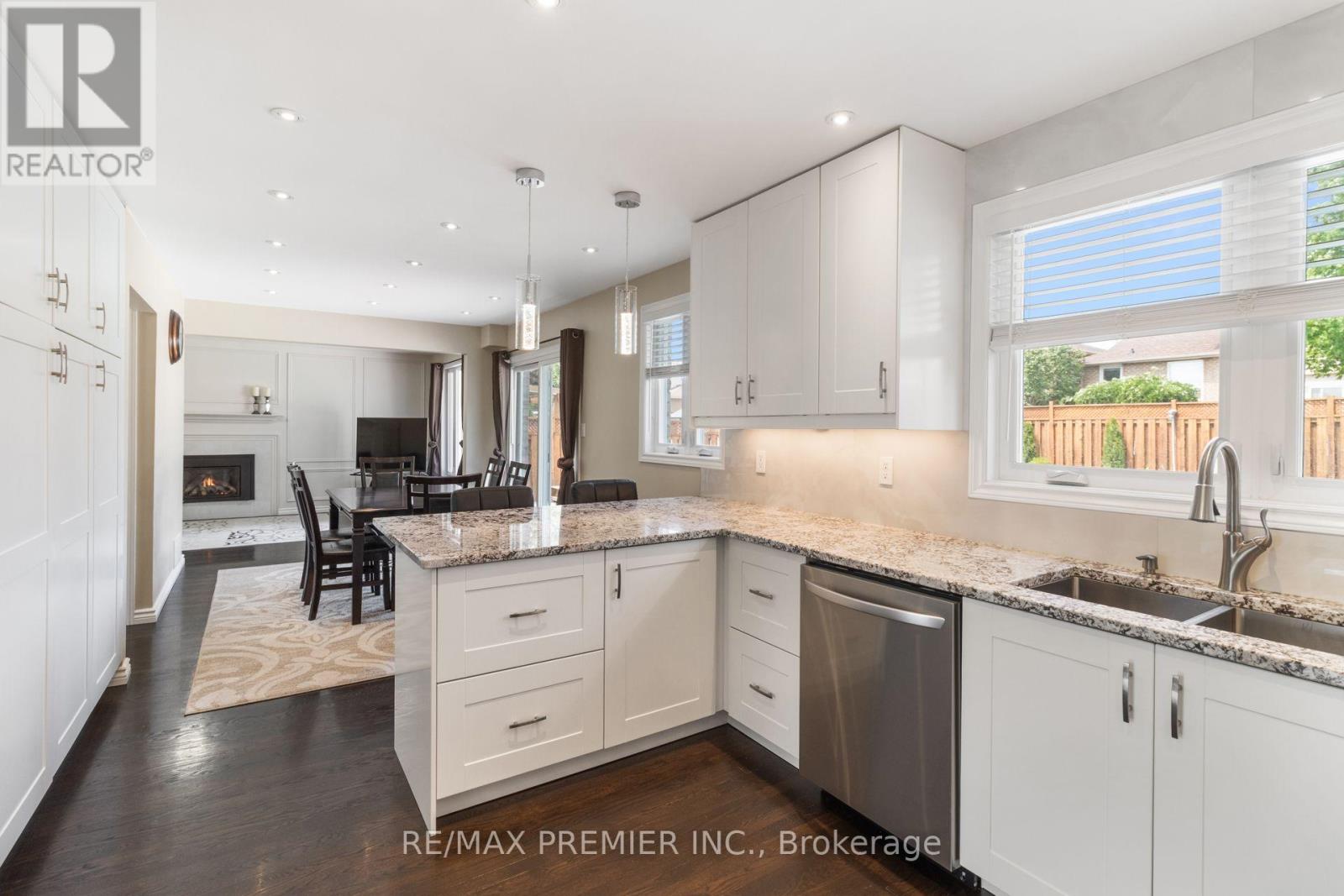 426 Maple Grove Avenue, Bradford West Gwillimbury, Ontario  L3Z 2V4 - Photo 11 - N13636968