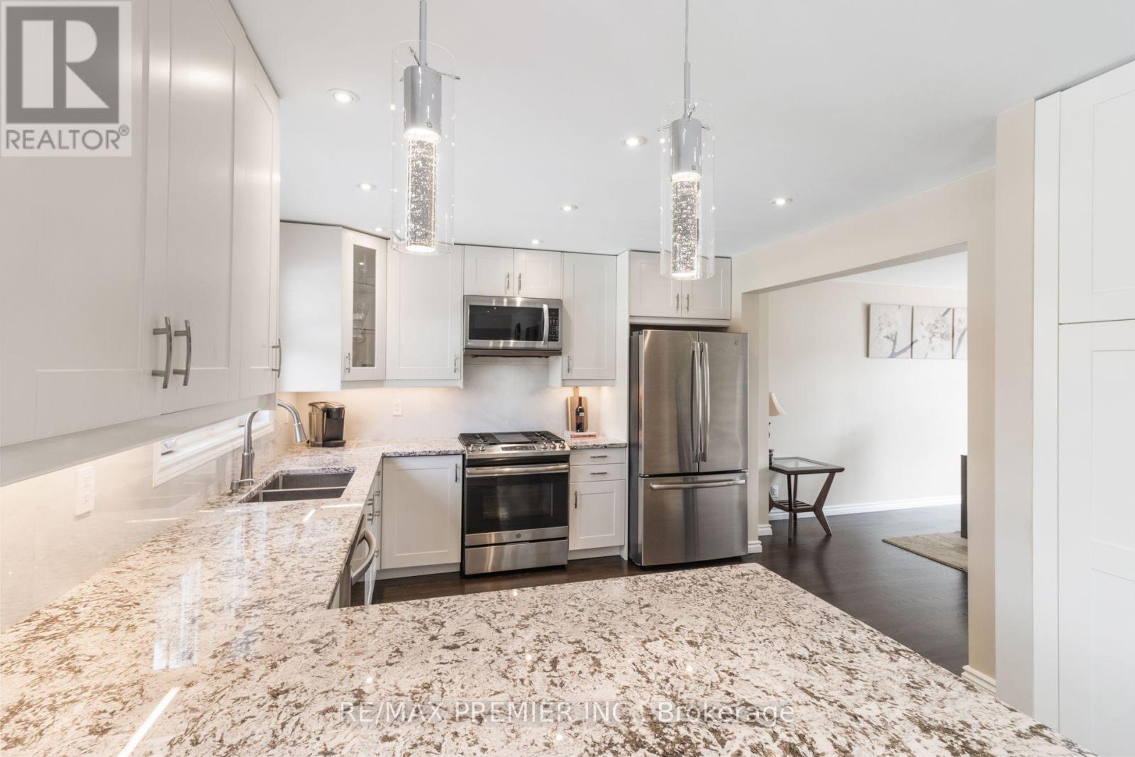 426 Maple Grove Avenue, Bradford West Gwillimbury, Ontario  L3Z 2V4 - Photo 12 - N13636968