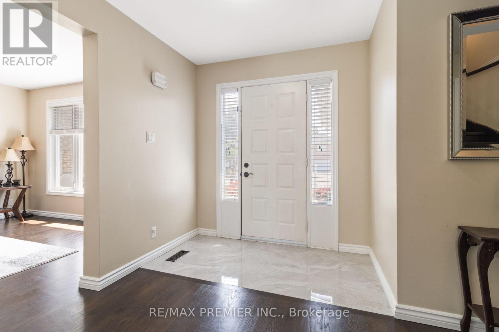 426 Maple Grove Avenue, Bradford West Gwillimbury, Ontario  L3Z 2V4 - Photo 3 - N13636968