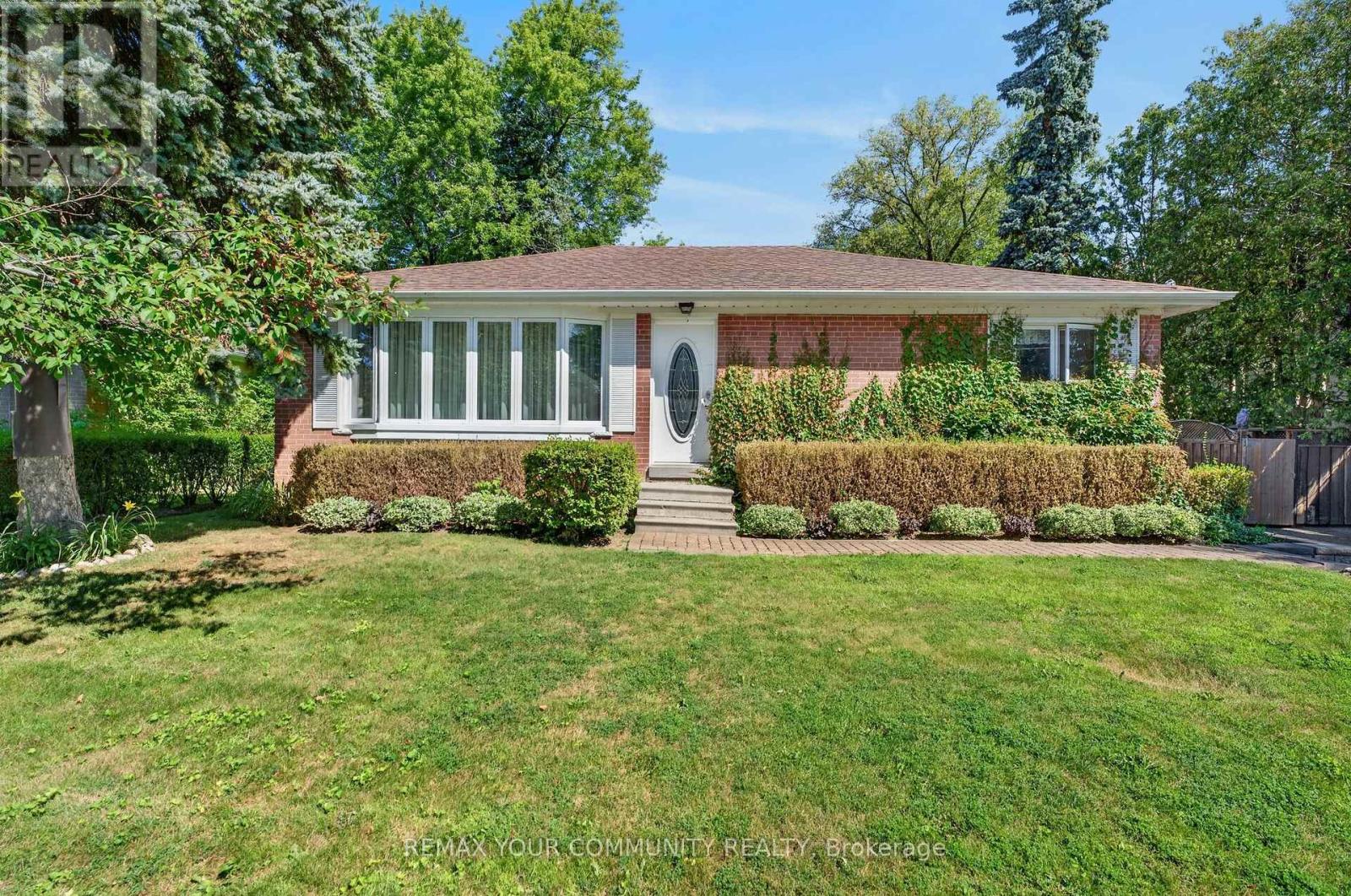 154 HOLLINGSWORTH DRIVE, King, Ontario