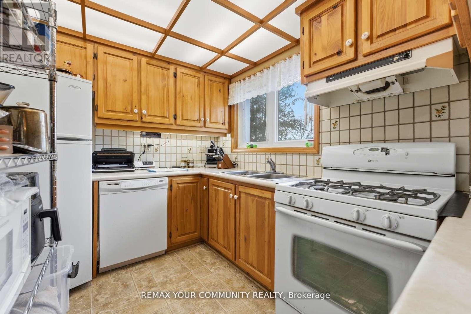 154 Hollingsworth Drive, King, Ontario  L7B 1G8 - Photo 9 - N13636992