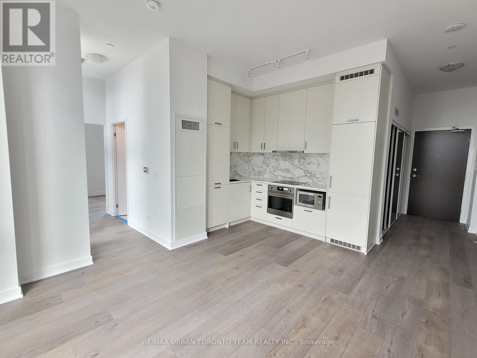 207 - 60 Honeycrisp Crescent, Vaughan, Ontario  L4K 5Z8 - Photo 2 - N13637128