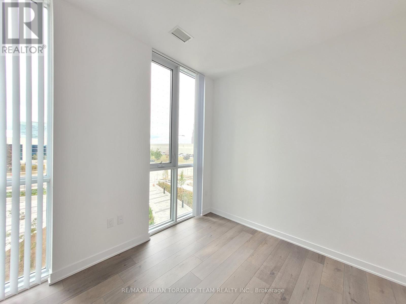 207 - 60 Honeycrisp Crescent, Vaughan, Ontario  L4K 5Z8 - Photo 7 - N13637128