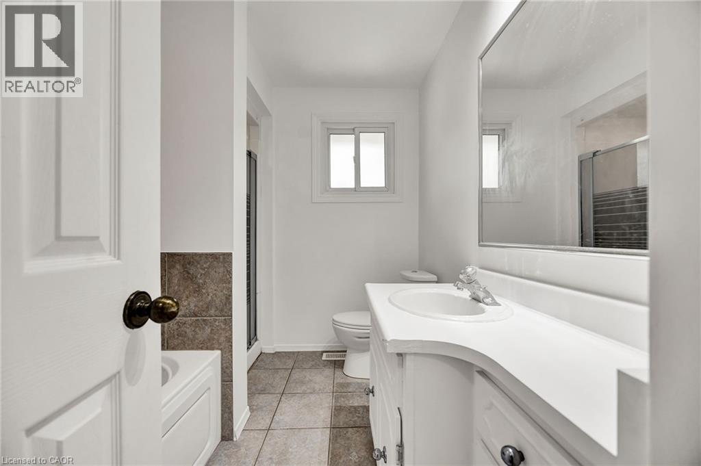 514 Fallingbrook Drive Unit# Upper, Waterloo, Ontario  N2L 4N3 - Photo 11 - 40853316