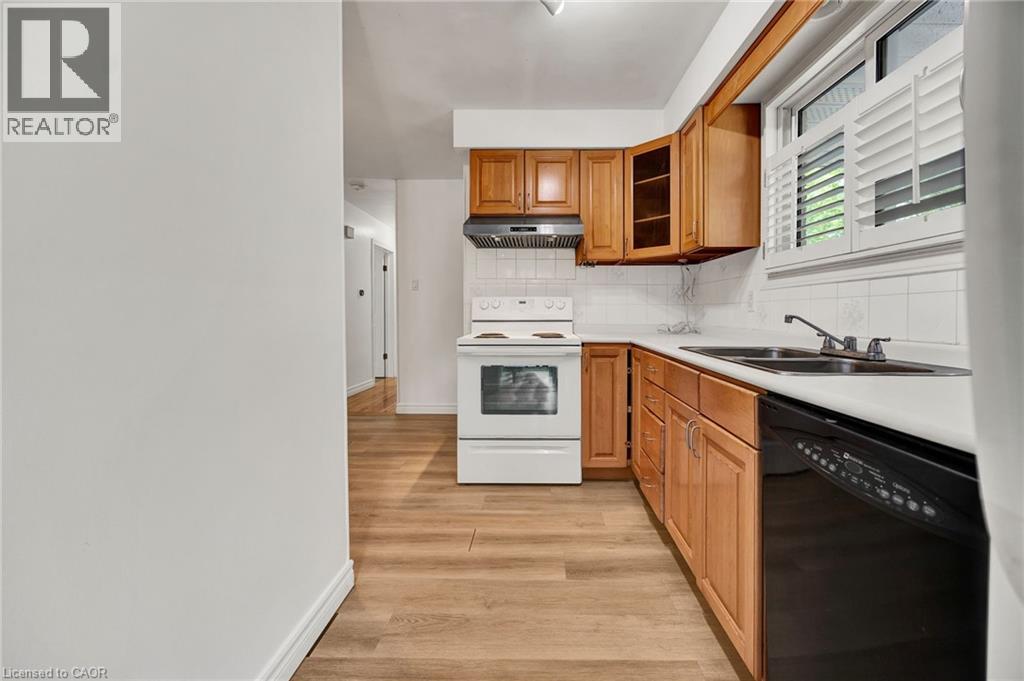 514 Fallingbrook Drive Unit# Upper, Waterloo, Ontario  N2L 4N3 - Photo 4 - 40853316