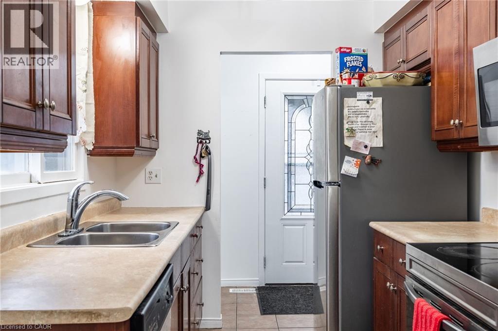 97 Guildwood Drive, Hamilton, Ontario  L9C 6S3 - Photo 16 - 40853313
